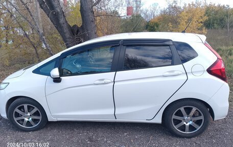 Honda Fit III, 2018 год, 1 300 000 рублей, 2 фотография