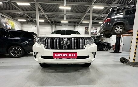 Toyota Land Cruiser Prado 150 рестайлинг 2, 2018 год, 6 000 000 рублей, 3 фотография