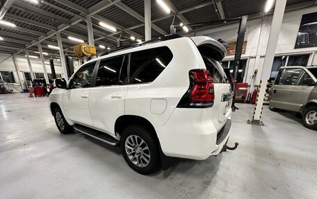 Toyota Land Cruiser Prado 150 рестайлинг 2, 2018 год, 6 000 000 рублей, 7 фотография