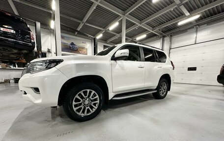 Toyota Land Cruiser Prado 150 рестайлинг 2, 2018 год, 6 000 000 рублей, 9 фотография