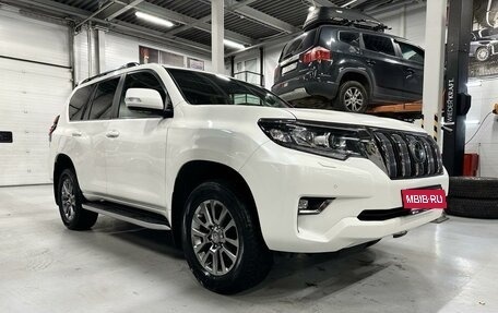 Toyota Land Cruiser Prado 150 рестайлинг 2, 2018 год, 6 000 000 рублей, 8 фотография