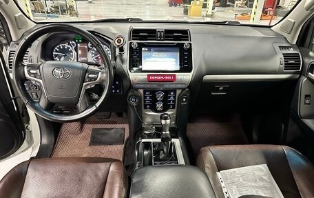 Toyota Land Cruiser Prado 150 рестайлинг 2, 2018 год, 6 000 000 рублей, 19 фотография