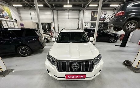 Toyota Land Cruiser Prado 150 рестайлинг 2, 2018 год, 6 000 000 рублей, 15 фотография