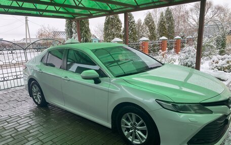 Toyota Camry, 2018 год, 2 600 000 рублей, 3 фотография