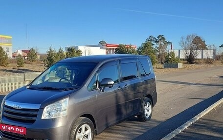 Toyota Noah III, 2008 год, 1 450 000 рублей, 9 фотография