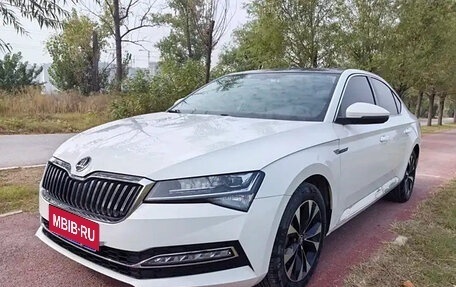 Skoda Superb III рестайлинг, 2021 год, 1 735 000 рублей, 1 фотография