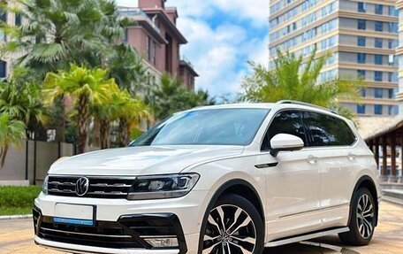 Volkswagen Tiguan II, 2021 год, 2 725 000 рублей, 1 фотография