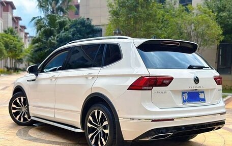 Volkswagen Tiguan II, 2021 год, 2 725 000 рублей, 5 фотография