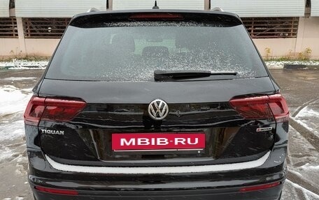 Volkswagen Tiguan II, 2018 год, 3 100 000 рублей, 4 фотография