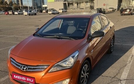 Hyundai Solaris II рестайлинг, 2014 год, 1 100 000 рублей, 1 фотография