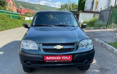 Chevrolet Niva I рестайлинг, 2017 год, 780 000 рублей, 2 фотография