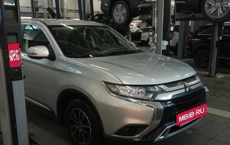 Mitsubishi Outlander III рестайлинг 3, 2021 год, 2 573 000 рублей, 2 фотография