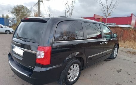 Chrysler Voyager IV, 2014 год, 2 100 000 рублей, 5 фотография