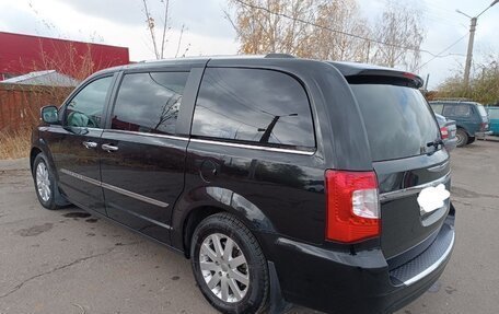 Chrysler Voyager IV, 2014 год, 2 100 000 рублей, 3 фотография