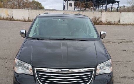 Chrysler Voyager IV, 2014 год, 2 100 000 рублей, 4 фотография