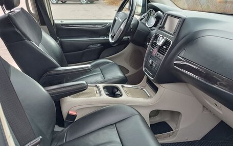 Chrysler Voyager IV, 2014 год, 2 100 000 рублей, 10 фотография