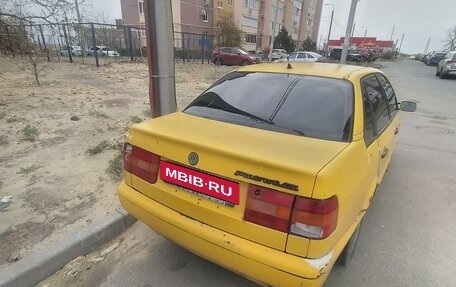 Volkswagen Passat B4, 1994 год, 120 000 рублей, 3 фотография