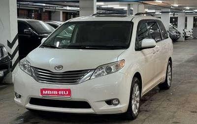 Toyota Sienna III, 2011 год, 1 950 000 рублей, 1 фотография