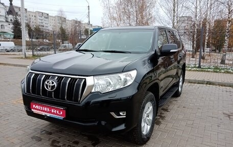 Toyota Land Cruiser Prado 150 рестайлинг 2, 2021 год, 5 800 000 рублей, 1 фотография