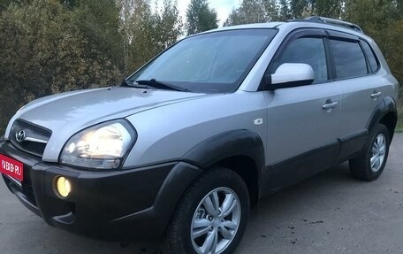 Hyundai Tucson III, 2008 год, 879 000 рублей, 1 фотография