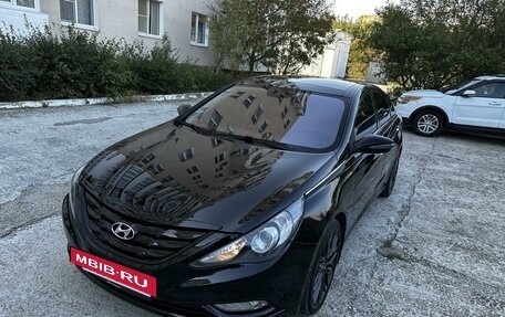 Hyundai Sonata VI, 2011 год, 1 260 000 рублей, 2 фотография