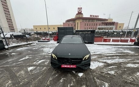 Mercedes-Benz E-Класс, 2019 год, 3 650 000 рублей, 1 фотография