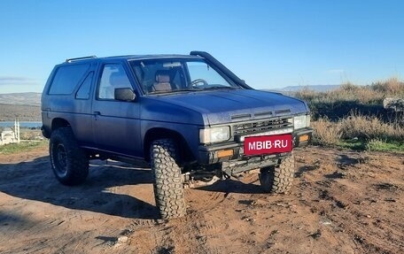 Nissan Terrano II рестайлинг, 1990 год, 560 000 рублей, 3 фотография