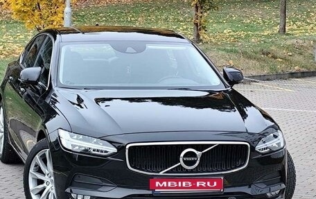 Volvo S90 II рестайлинг, 2018 год, 1 900 000 рублей, 2 фотография