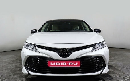 Toyota Camry, 2020 год, 3 798 000 рублей, 2 фотография