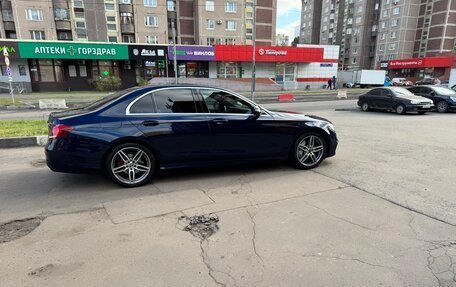 Mercedes-Benz E-Класс, 2018 год, 3 850 000 рублей, 3 фотография