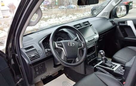 Toyota Land Cruiser Prado 150 рестайлинг 2, 2021 год, 5 800 000 рублей, 6 фотография