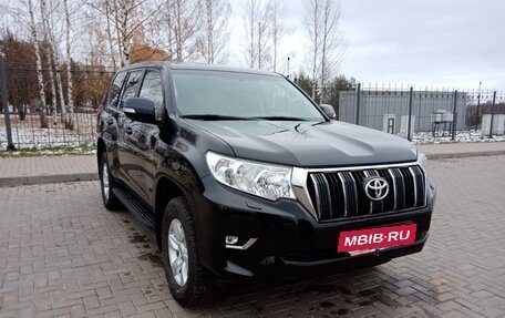 Toyota Land Cruiser Prado 150 рестайлинг 2, 2021 год, 5 800 000 рублей, 2 фотография