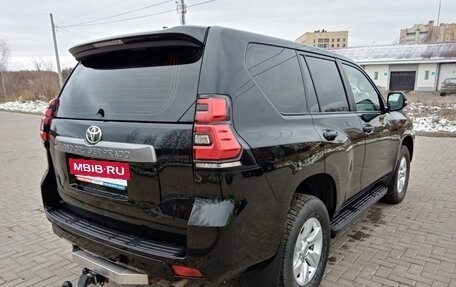 Toyota Land Cruiser Prado 150 рестайлинг 2, 2021 год, 5 800 000 рублей, 3 фотография