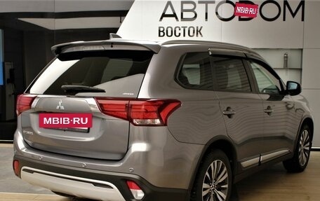 Mitsubishi Outlander III рестайлинг 3, 2021 год, 3 280 000 рублей, 4 фотография