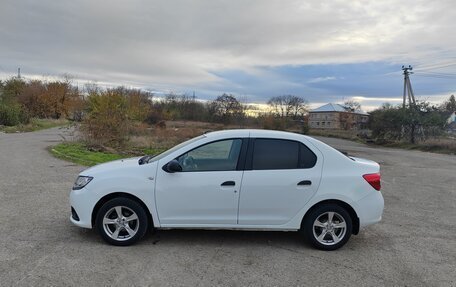 Renault Logan II, 2015 год, 790 000 рублей, 2 фотография