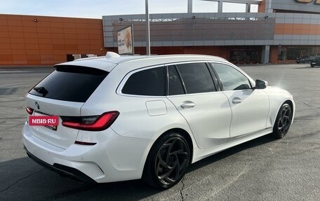 BMW 3 серия, 2019 год, 4 100 000 рублей, 3 фотография