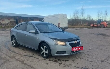 Chevrolet Cruze II, 2009 год, 630 000 рублей, 3 фотография