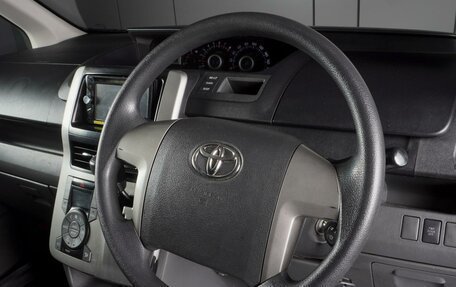 Toyota Voxy II, 2008 год, 1 299 000 рублей, 19 фотография