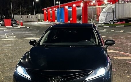 Toyota Camry, 2018 год, 2 750 000 рублей, 2 фотография