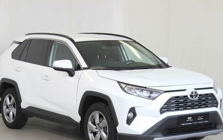 Toyota RAV4, 2021 год, 3 550 000 рублей, 3 фотография