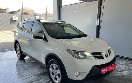 Toyota RAV4, 2013 год, 2 200 000 рублей, 2 фотография