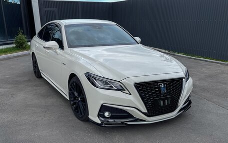 Toyota Crown, 2018 год, 3 060 000 рублей, 4 фотография