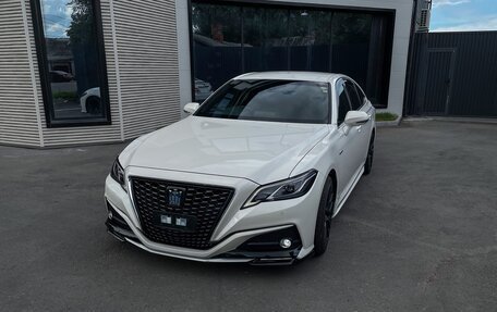 Toyota Crown, 2018 год, 3 060 000 рублей, 2 фотография