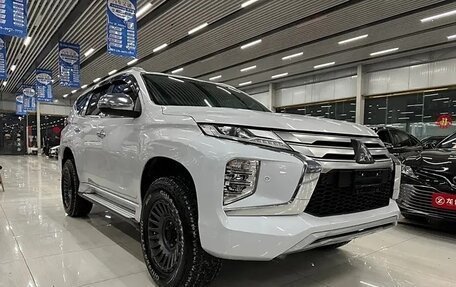 Mitsubishi Pajero Sport III рестайлинг, 2021 год, 3 855 555 рублей, 3 фотография