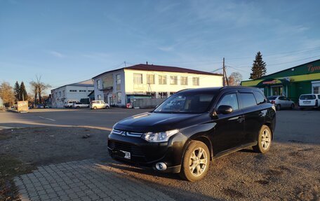 Mitsubishi Outlander III рестайлинг 3, 2013 год, 1 730 000 рублей, 1 фотография