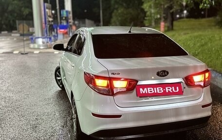 KIA Rio III рестайлинг, 2015 год, 1 100 000 рублей, 25 фотография