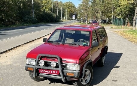 Nissan Terrano II рестайлинг, 1988 год, 770 000 рублей, 25 фотография