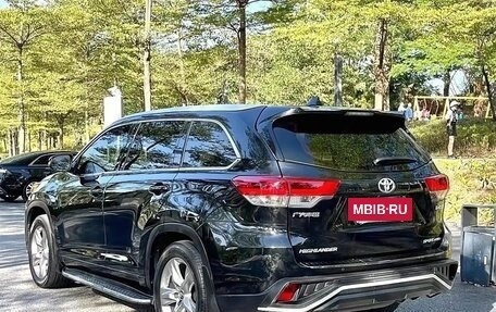 Toyota Highlander III, 2021 год, 3 300 000 рублей, 3 фотография