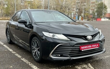 Toyota Camry, 2021 год, 3 199 000 рублей, 2 фотография