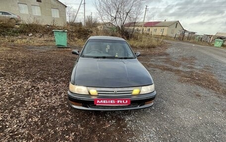 Toyota Vista, 1990 год, 310 000 рублей, 2 фотография